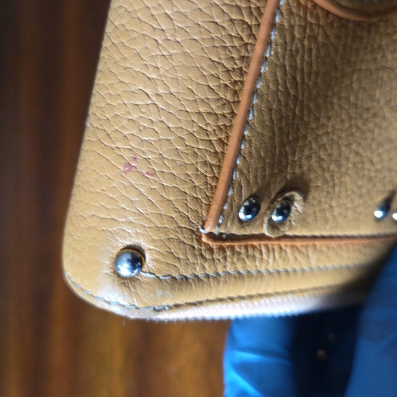 Chloé Tan Leather Studded Zip Wallet - Picture 15 of 16